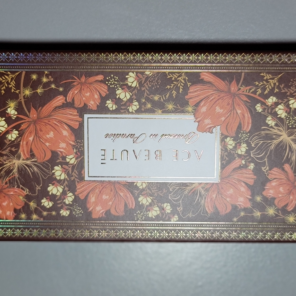 Eyeshadow - Picture 3 of 4